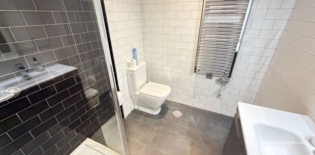 2 chambre Appartement à vendre à Villamartin, Orihuela avec piscine - 139 995 € (Ref: 10050519)