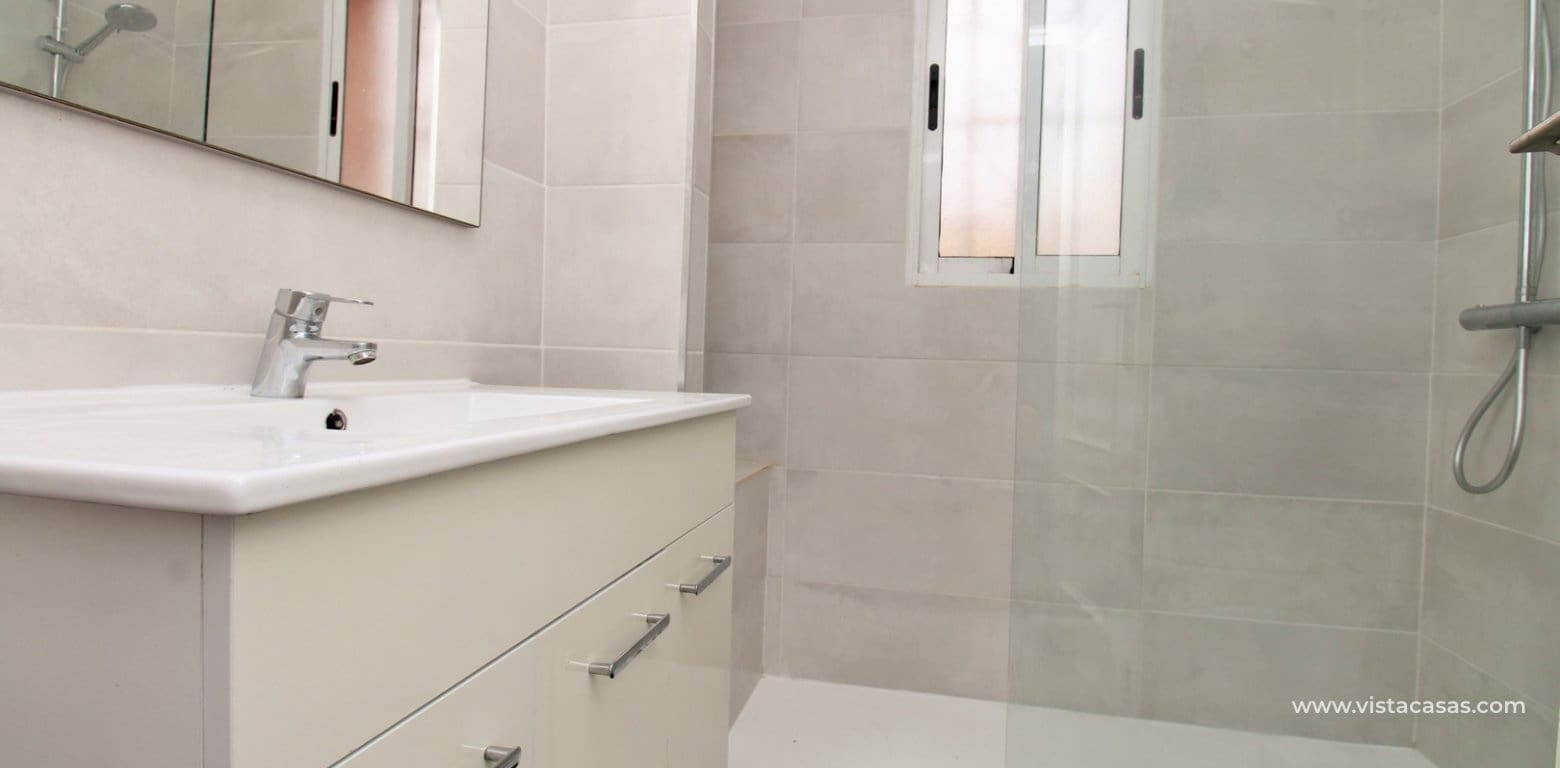 Casa de 2 habitaciones en Villamartin en venta con piscina garaje - 159.900 € (Ref: 10052074)
