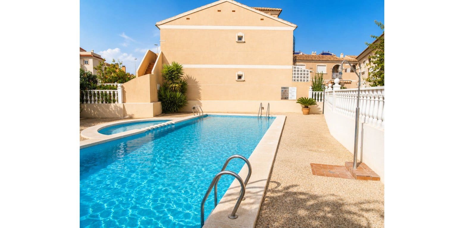 3 chambre Maison de Ville à vendre à La Zenia avec piscine garage - 199 900 € (Ref: 10055728)