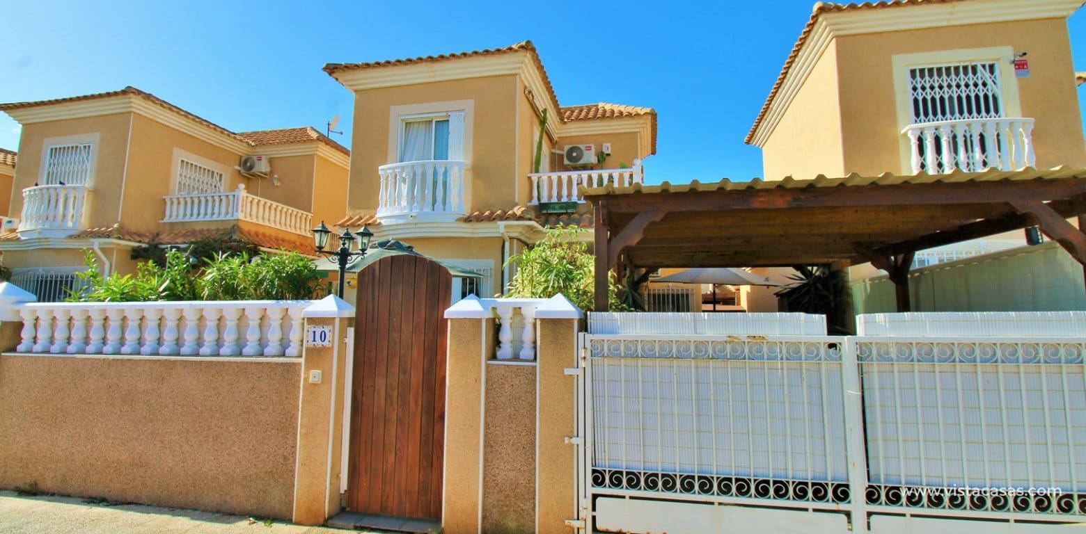 Chalet de 3 habitaciones en Playa Flamenca en venta con piscina garaje - 259.950 € (Ref: 10060618)