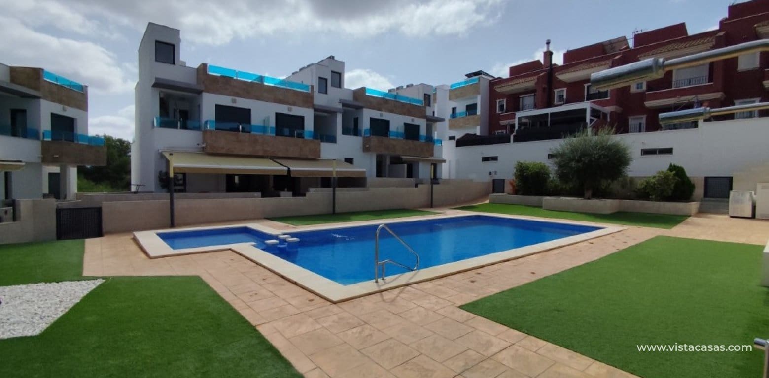 3 quarto Casa em Banda para venda em Bigastro com piscina garagem - 247 000 € (Ref: 10060619)