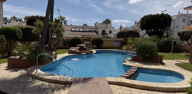 3 bedroom Townhouse for sale in Villamartin, Orihuela with pool - € 225,000 (Ref: 10064930)