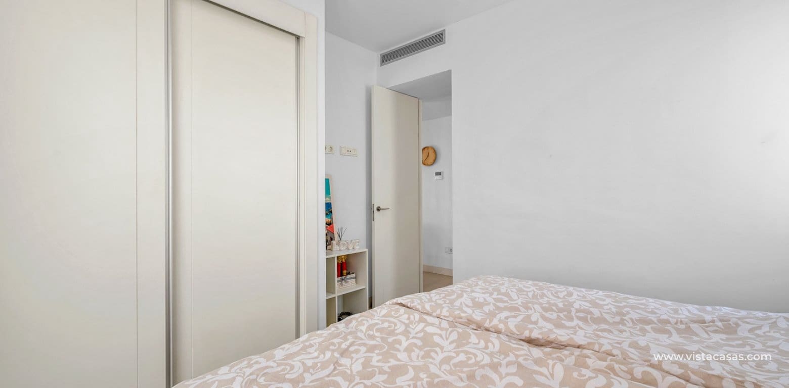 Chalet de 3 habitaciones en Villamartin en venta con piscina garaje - 429.000 € (Ref: 10070204)