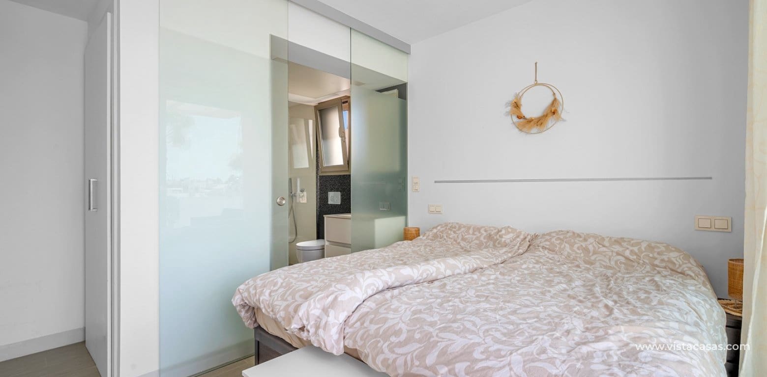 Chalet de 3 habitaciones en Villamartin en venta con piscina garaje - 429.000 € (Ref: 10070204)