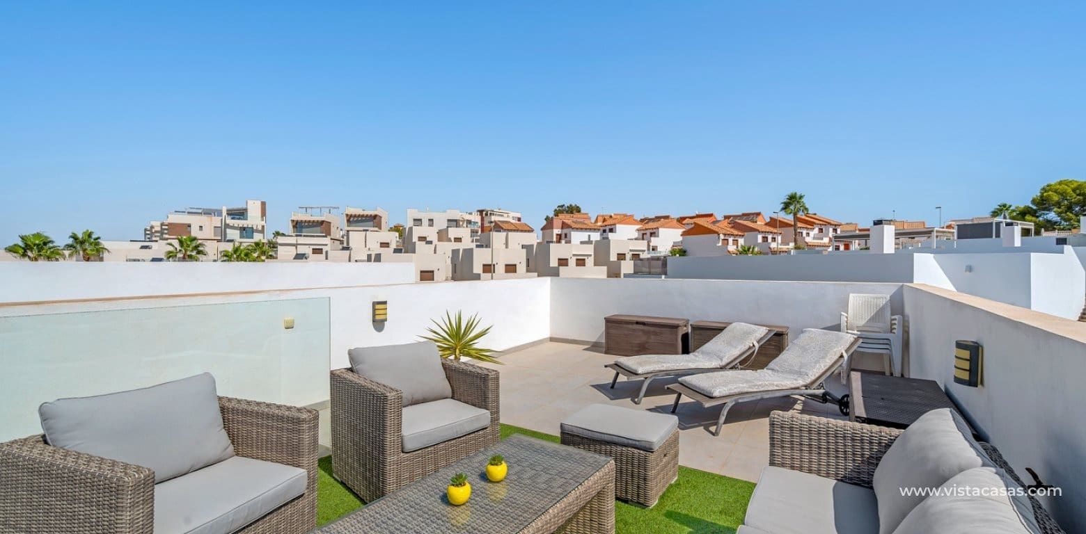 Chalet de 3 habitaciones en Villamartin en venta con piscina garaje - 429.000 € (Ref: 10070204)