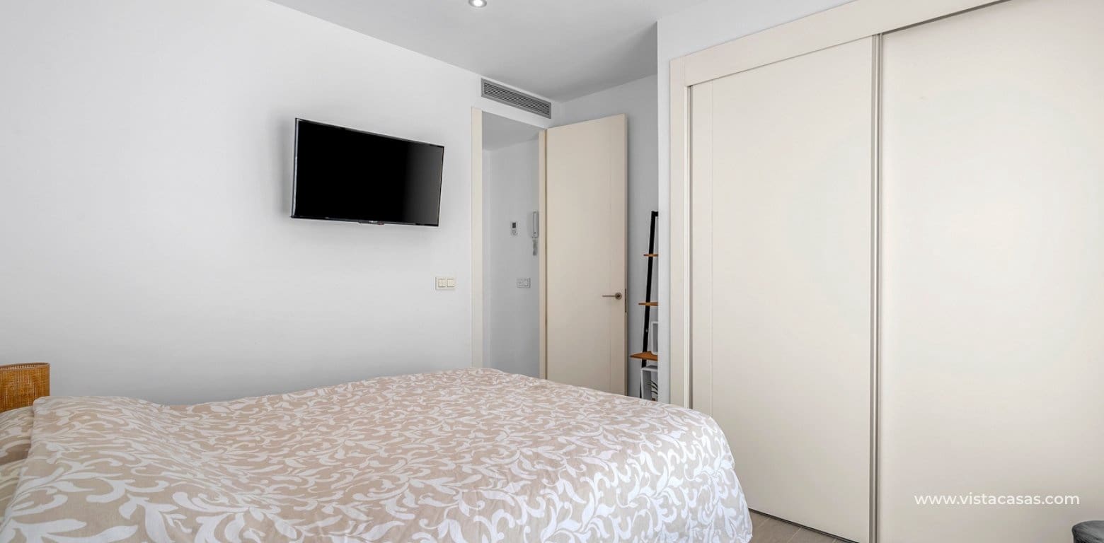 Chalet de 3 habitaciones en Villamartin en venta con piscina garaje - 429.000 € (Ref: 10070204)