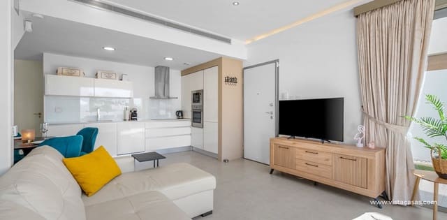 Chalet de 3 habitaciones en Villamartin, Orihuela en venta con piscina garaje - 429.000 € (Ref: 10070204)