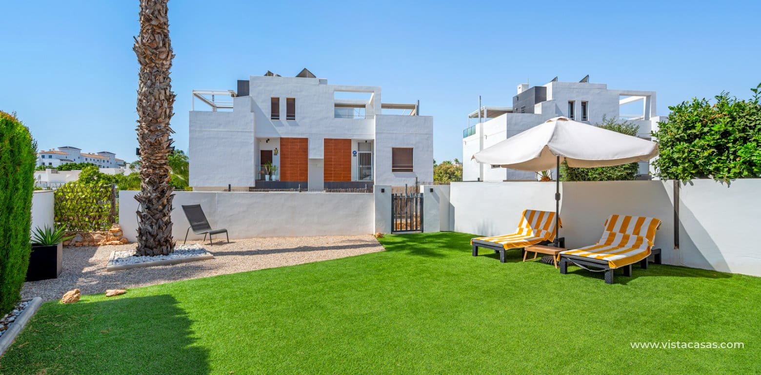 Chalet de 3 habitaciones en Villamartin en venta con piscina garaje - 429.000 € (Ref: 10070204)