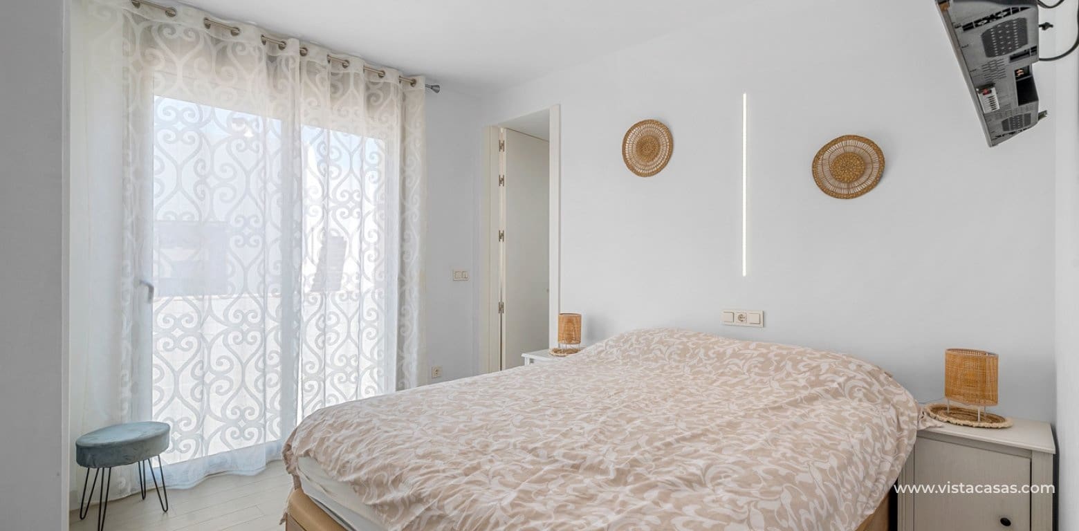 Chalet de 3 habitaciones en Villamartin en venta con piscina garaje - 429.000 € (Ref: 10070204)