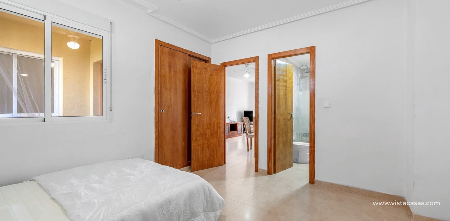 Apartamento de 3 habitaciones en Villamartin en venta con piscina - 189.000 € (Ref: 10076719)