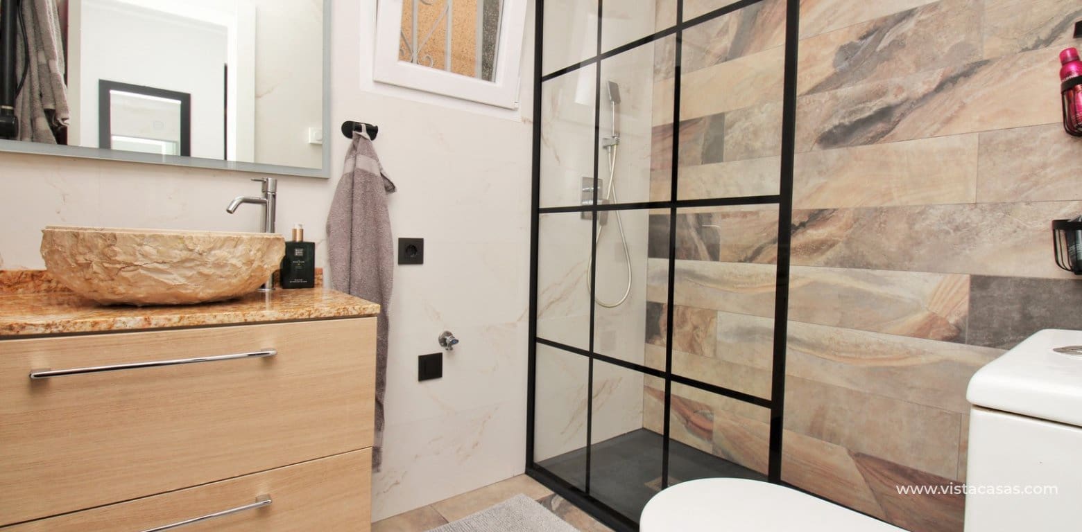 4 chambre Villa/Maison à vendre à Villamartin avec piscine - 419 000 € (Ref: 10076968)