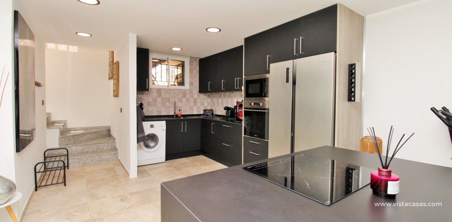 4 chambre Villa/Maison à vendre à Villamartin avec piscine - 419 000 € (Ref: 10076968)