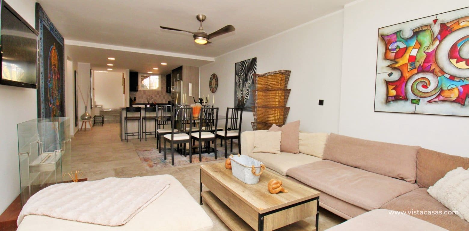4 chambre Villa/Maison à vendre à Villamartin avec piscine - 419 000 € (Ref: 10076968)