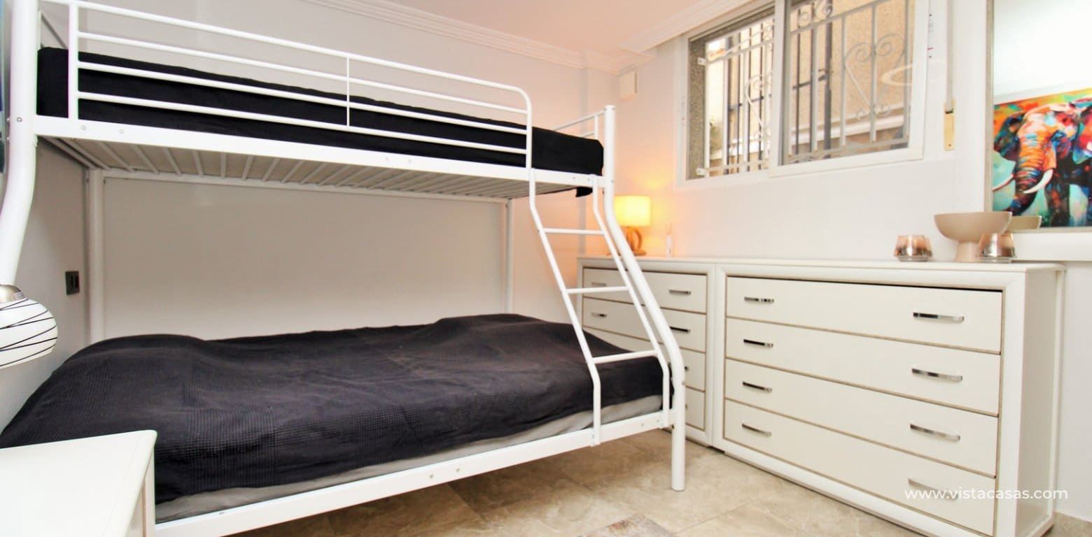 4 chambre Villa/Maison à vendre à Villamartin avec piscine - 419 000 € (Ref: 10076968)