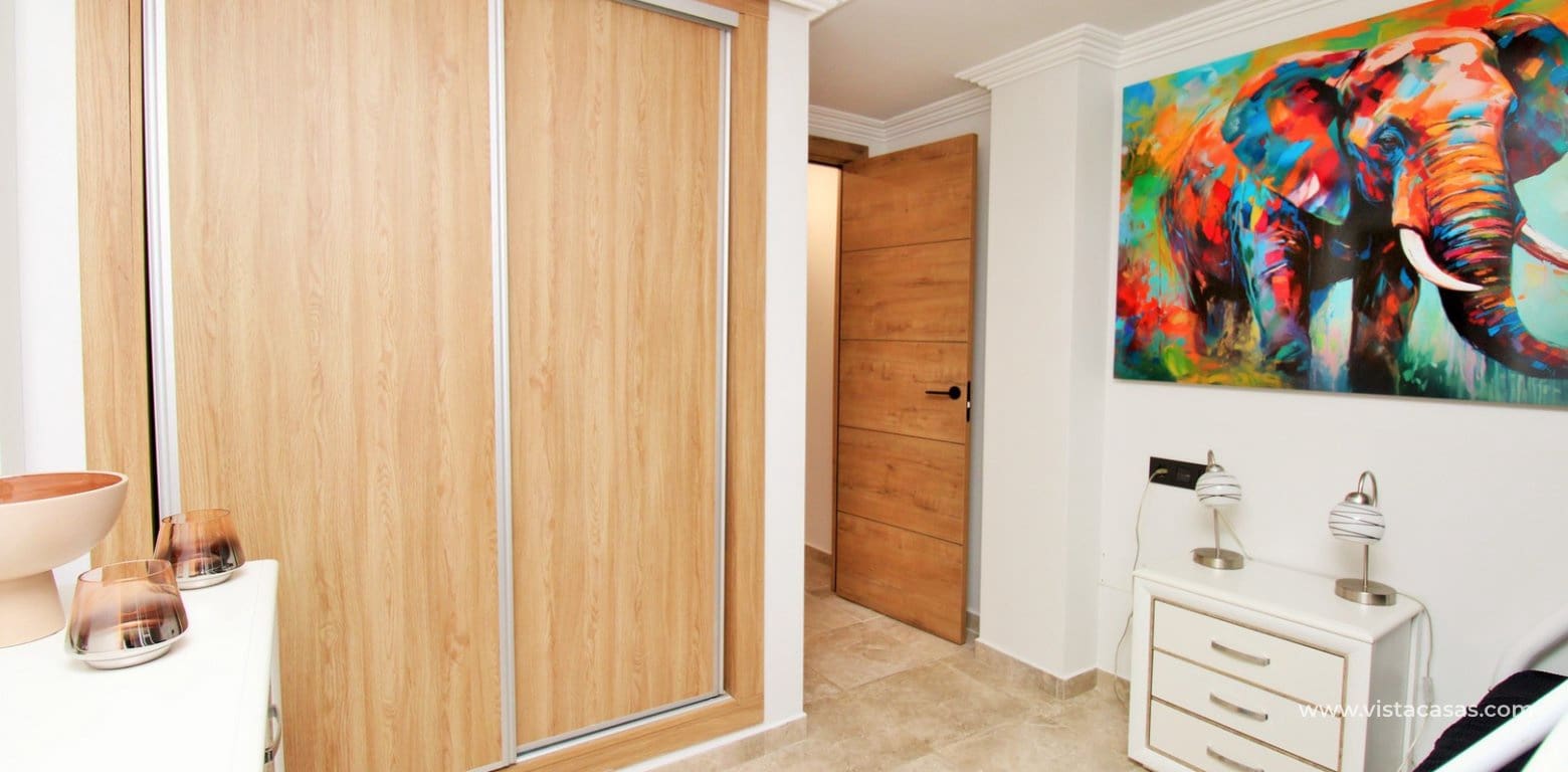4 chambre Villa/Maison à vendre à Villamartin avec piscine - 419 000 € (Ref: 10076968)