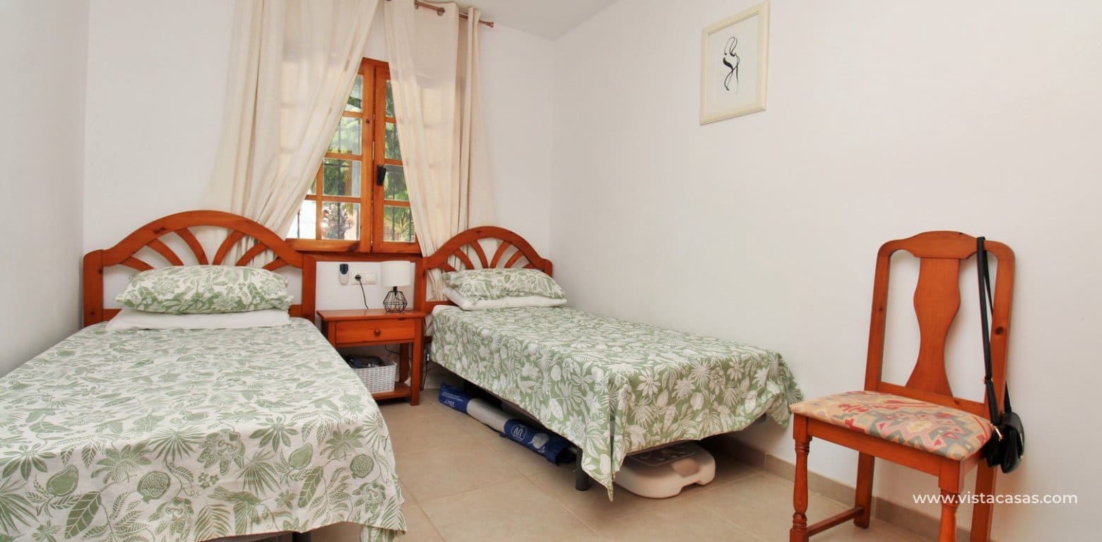2 Zimmer Bungalow zu verkaufen in Villamartin mit Pool - 215.000 € (Ref: 10080371)