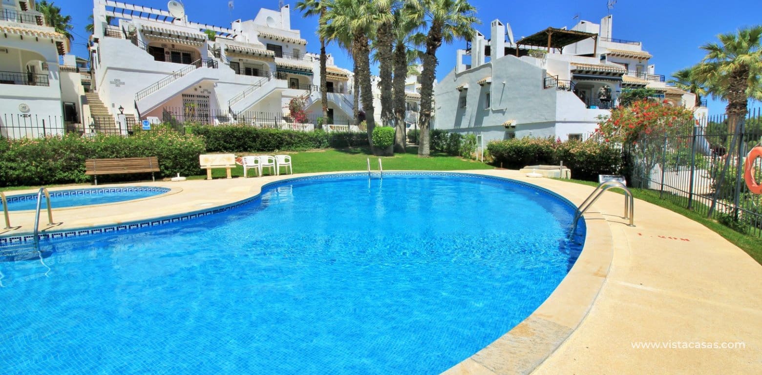2 Zimmer Bungalow zu verkaufen in Villamartin mit Pool - 215.000 € (Ref: 10080371)