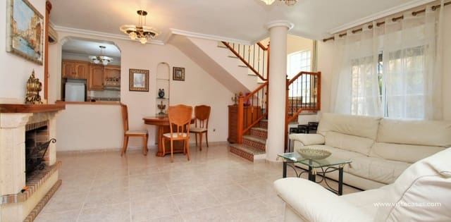 3 makuuhuone Huvila myytävänä paikassa Villamartin, Orihuela mukana uima-altaan 
autotalli - 369 000 € (Ref: 10088696)