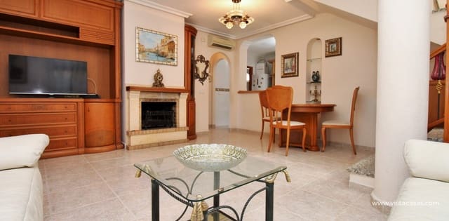 3 makuuhuone Huvila myytävänä paikassa Villamartin, Orihuela mukana uima-altaan 
autotalli - 369 000 € (Ref: 10088696)