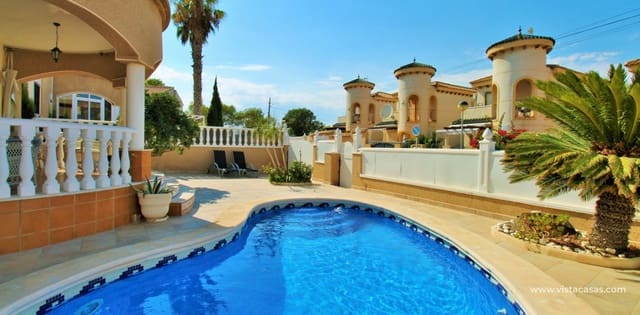 3 makuuhuone Huvila myytävänä paikassa Villamartin, Orihuela mukana uima-altaan 
autotalli - 369 000 € (Ref: 10088696)