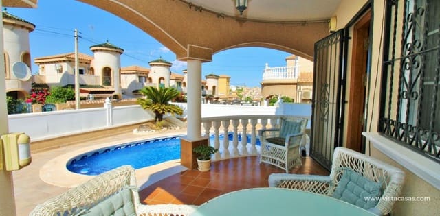 3 makuuhuone Huvila myytävänä paikassa Villamartin, Orihuela mukana uima-altaan 
autotalli - 369 000 € (Ref: 10088696)