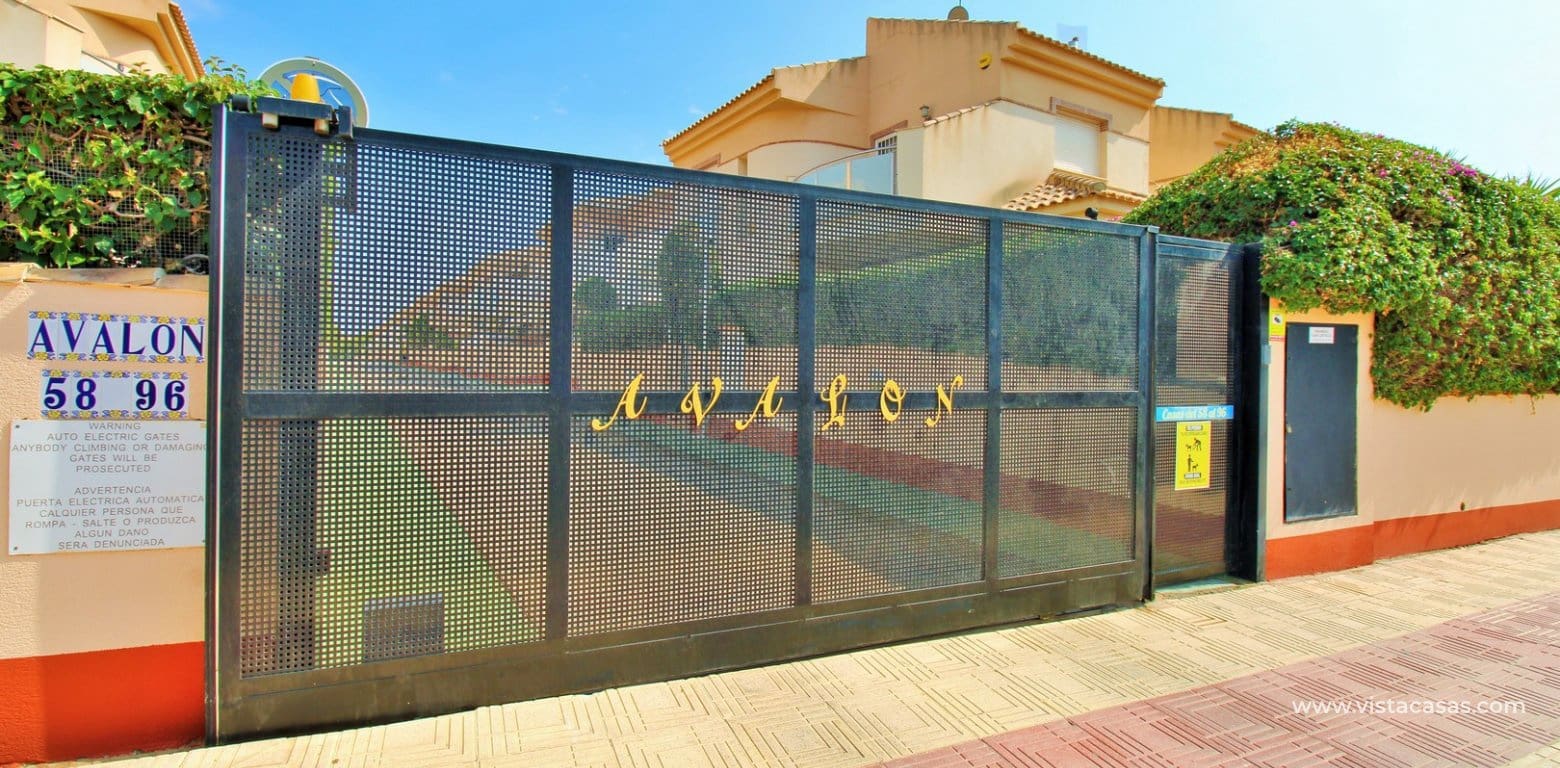 3 soverom Hus til salgs i Playa Flamenca med svømmebasseng garasje - € 225 000 (Ref: 10089995)