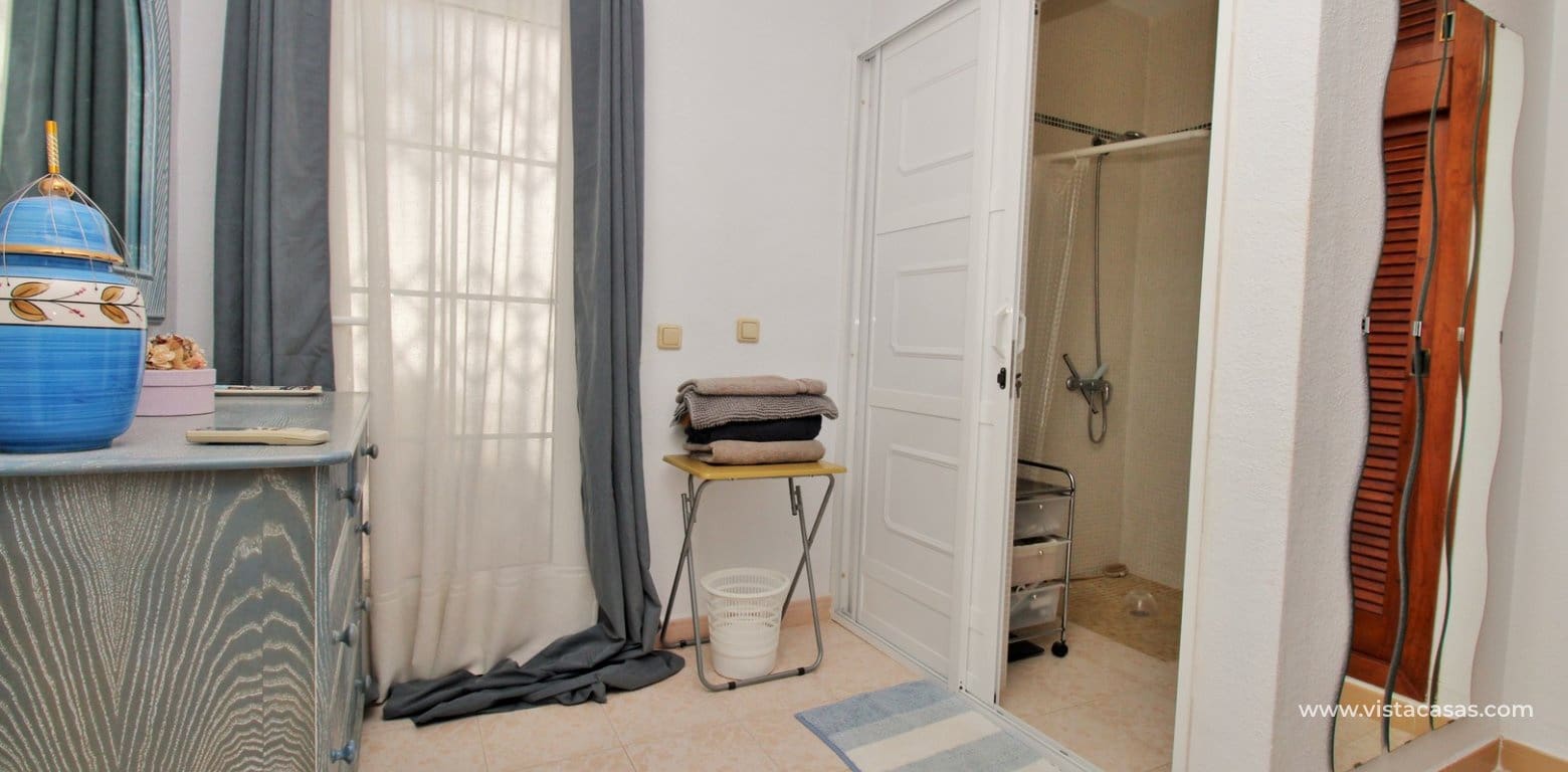 4 Zimmer Villa zu verkaufen in Villamartin mit Pool Garage - 379.995 € (Ref: 10095708)