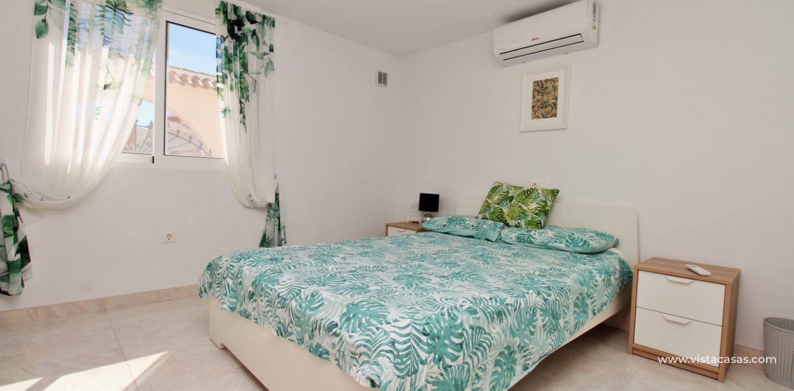4 Zimmer Villa zu verkaufen in Villamartin mit Pool Garage - 379.995 € (Ref: 10095708)