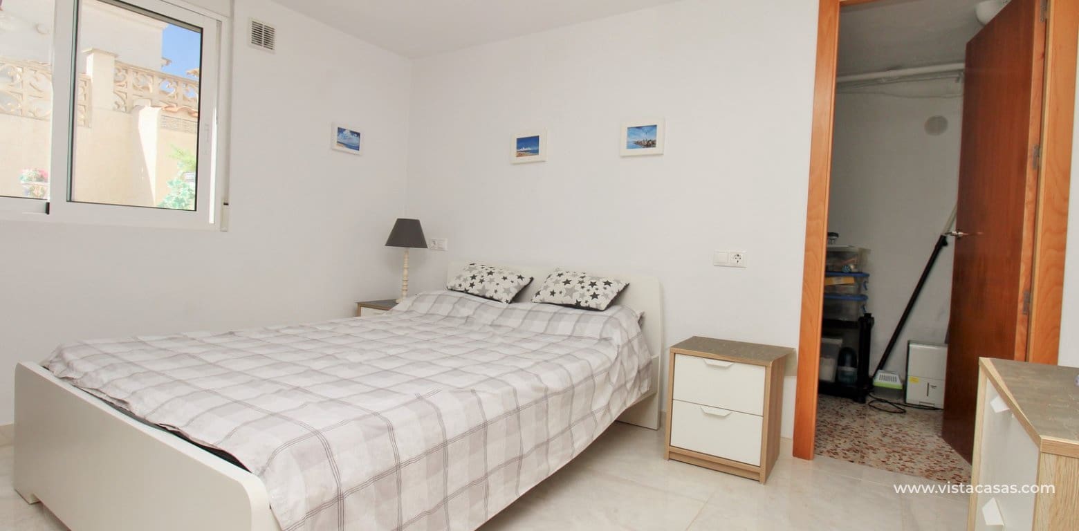 4 Zimmer Villa zu verkaufen in Villamartin mit Pool Garage - 379.995 € (Ref: 10095708)
