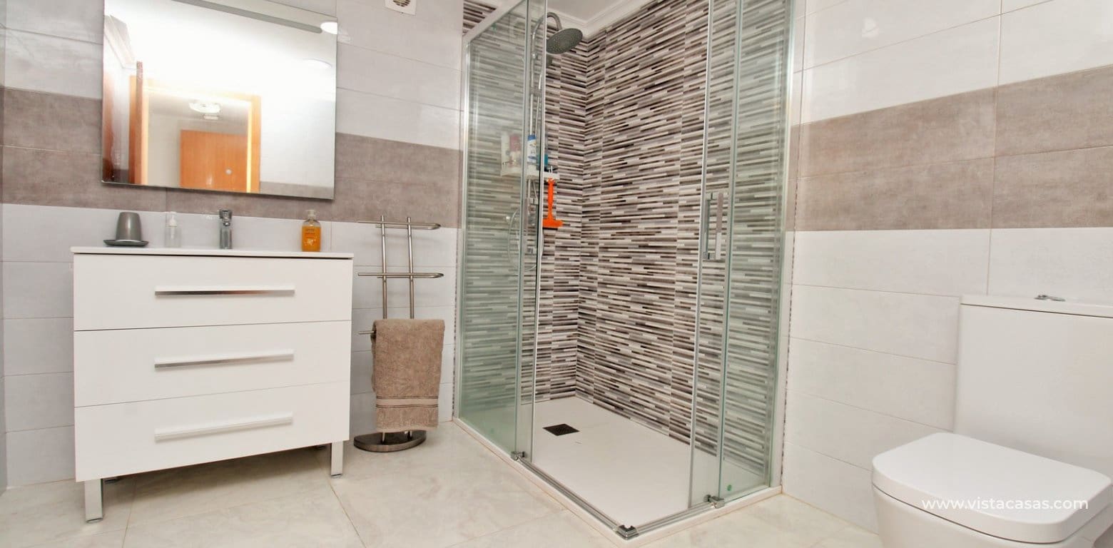4 Zimmer Villa zu verkaufen in Villamartin mit Pool Garage - 379.995 € (Ref: 10095708)