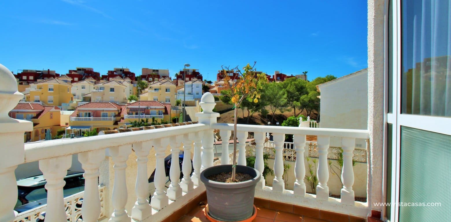 4 Zimmer Villa zu verkaufen in Villamartin mit Pool Garage - 379.995 € (Ref: 10095708)