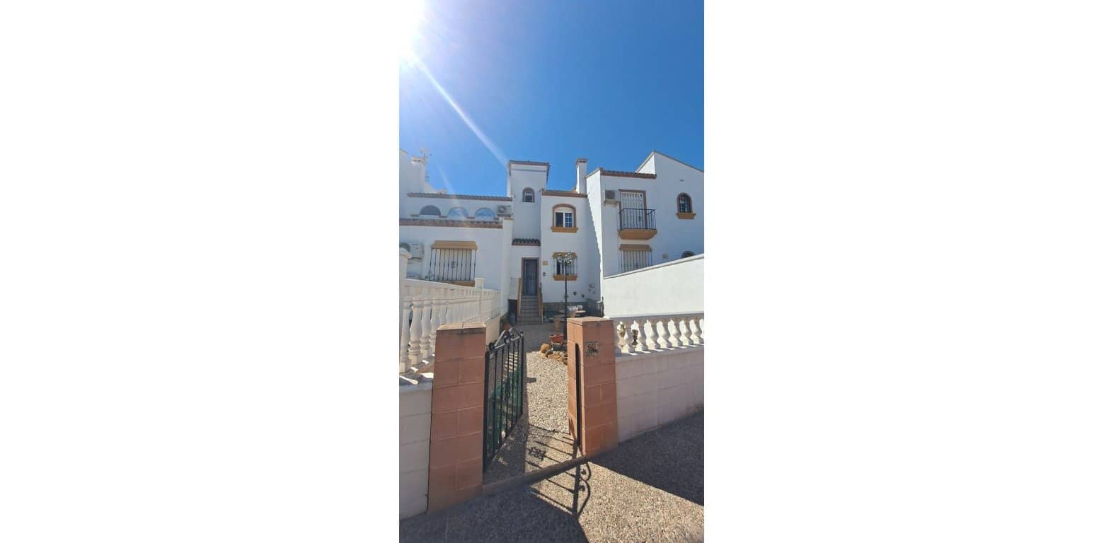 2 sovrum Hus till salu i Villamartin med pool - 249 995 € (Ref: 10098618)