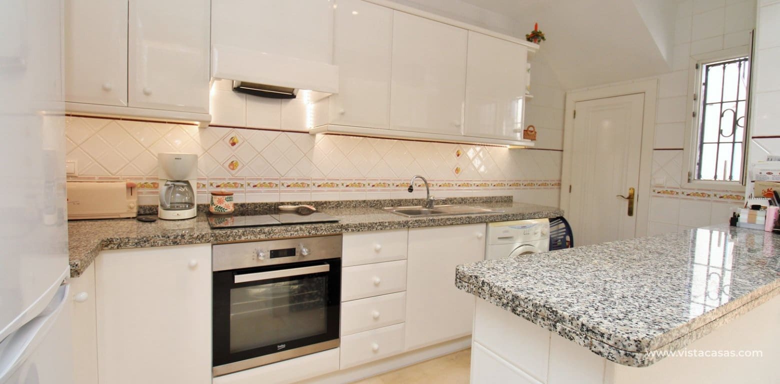 2 slaapkamer Bungalow te koop in Villamartin met zwembad - € 219.950 (Ref: 10111866)
