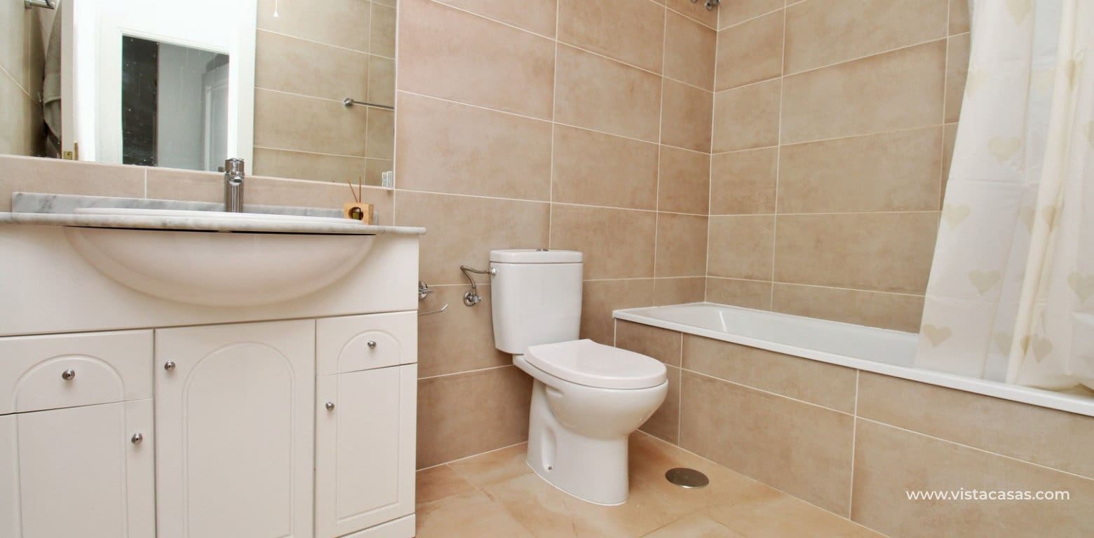 2 slaapkamer Bungalow te koop in Villamartin met zwembad - € 219.950 (Ref: 10111866)