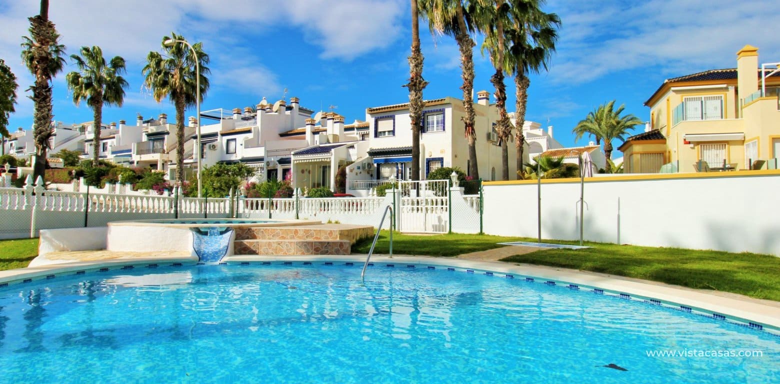2 slaapkamer Bungalow te koop in Villamartin met zwembad - € 219.950 (Ref: 10111866)
