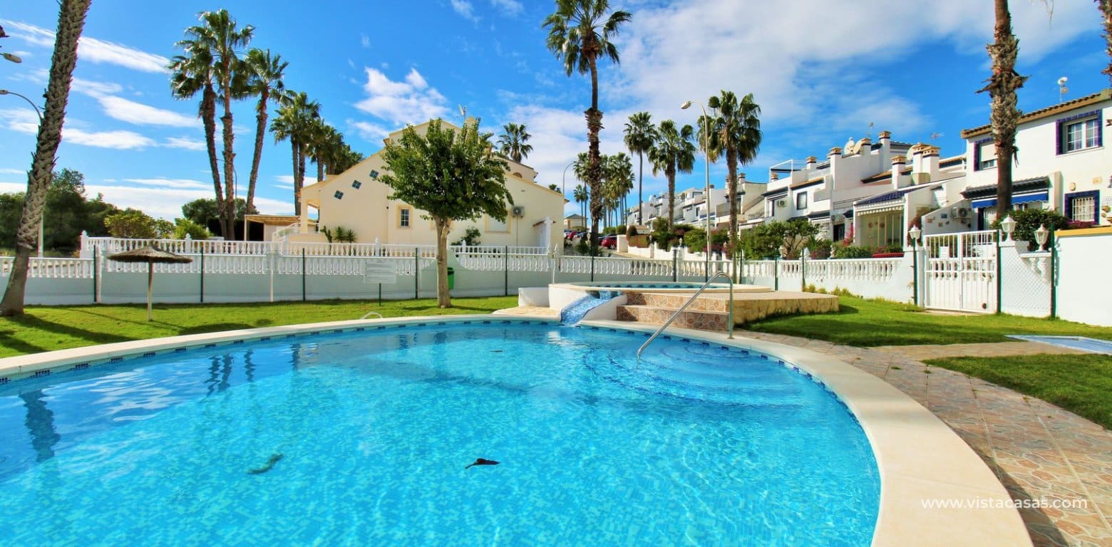 2 slaapkamer Bungalow te koop in Villamartin met zwembad - € 219.950 (Ref: 10111866)