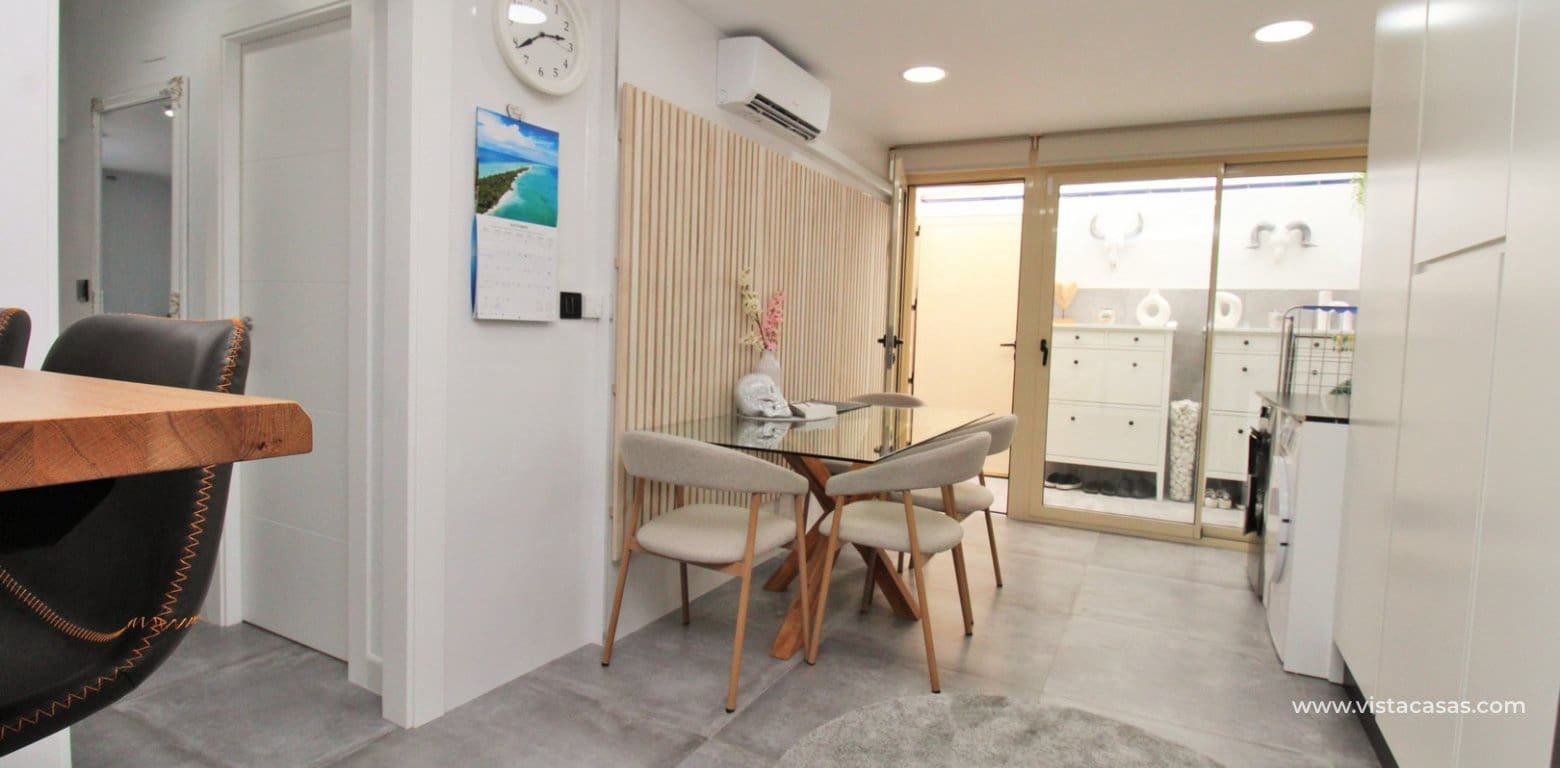 3 soveværelse Villa til salg i Pilar de la Horadada med swimmingpool - € 395.000 (Ref: 10113553)