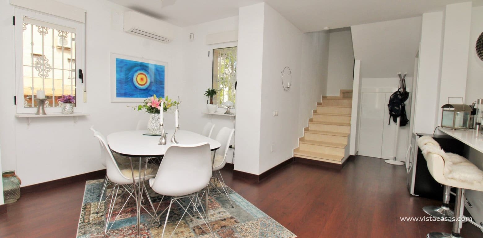 Chalet de 3 habitaciones en Villamartin en venta con piscina garaje - 599.000 € (Ref: 10130627)