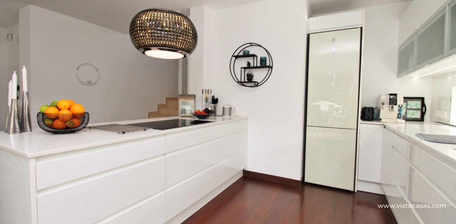Chalet de 3 habitaciones en Villamartin en venta con piscina garaje - 599.000 € (Ref: 10130627)