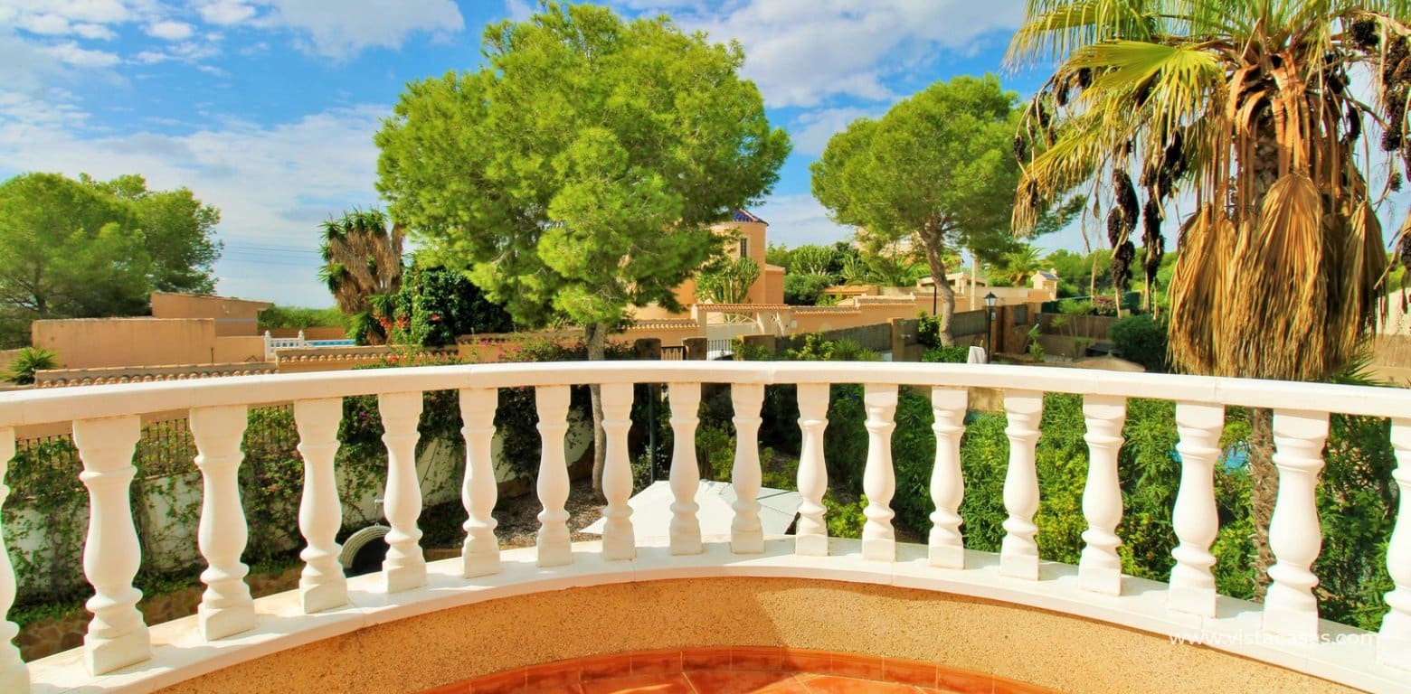 Chalet de 3 habitaciones en Villamartin en venta con piscina garaje - 599.000 € (Ref: 10130627)