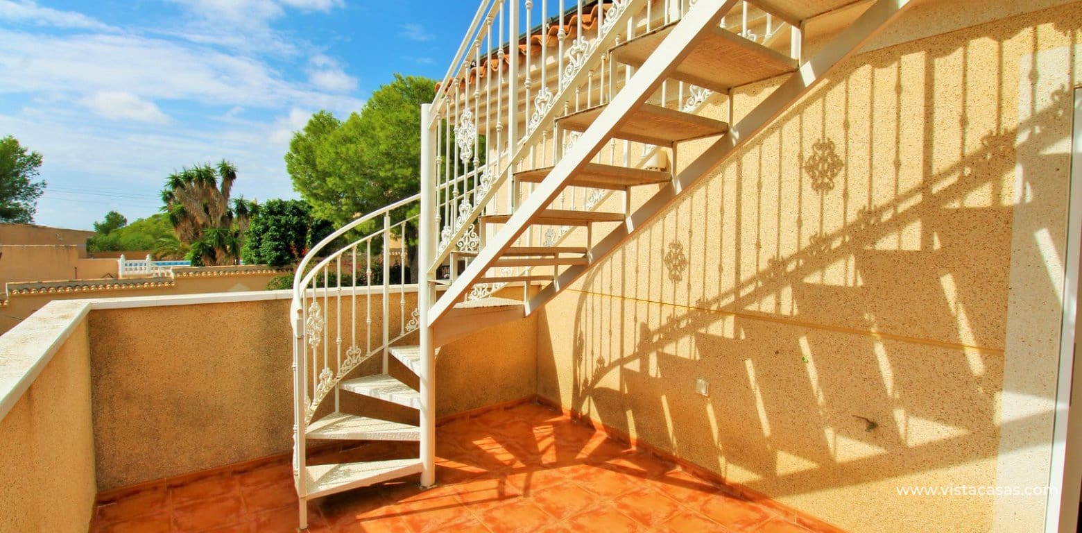 Chalet de 3 habitaciones en Villamartin en venta con piscina garaje - 599.000 € (Ref: 10130627)