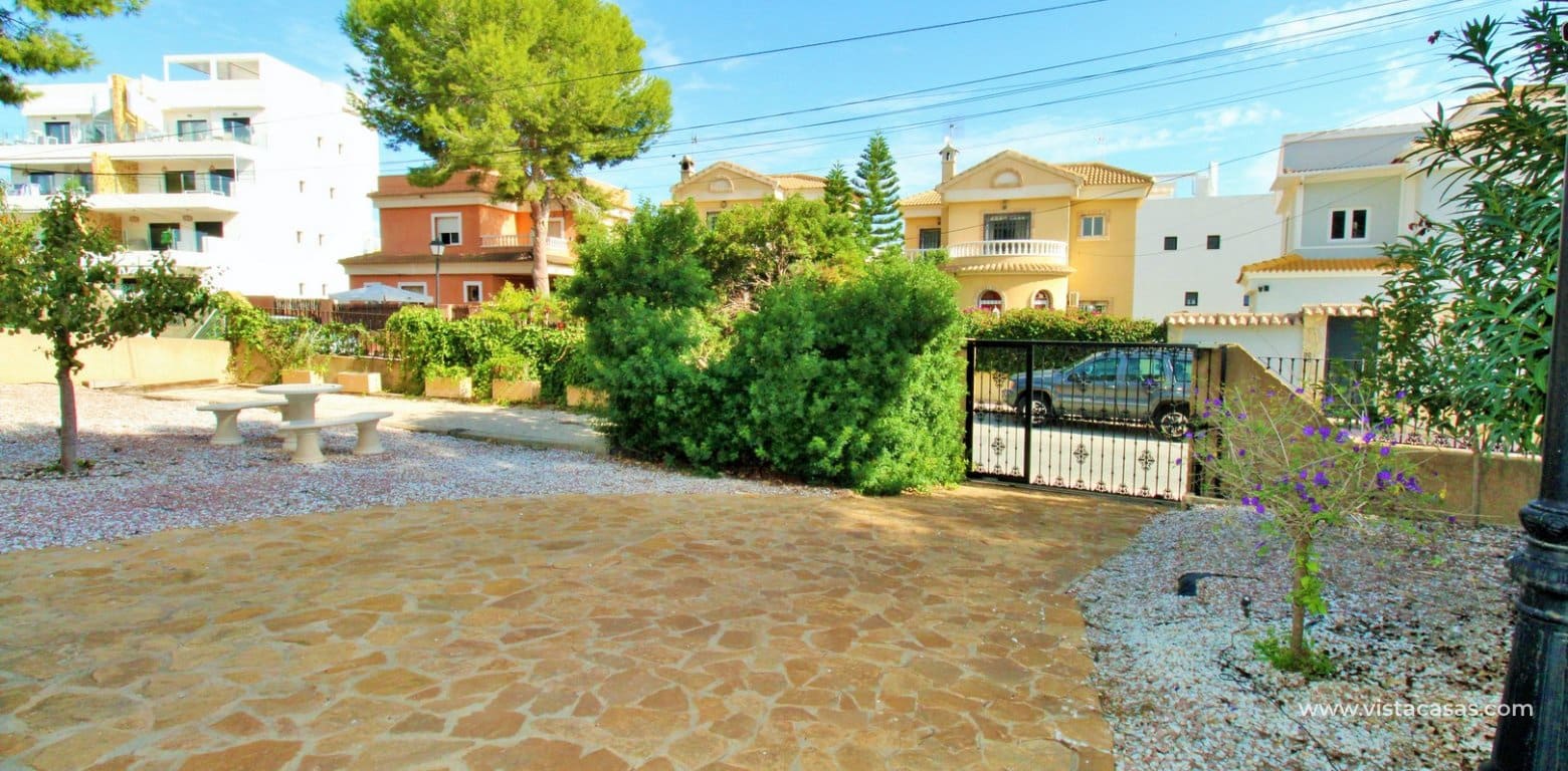 Chalet de 3 habitaciones en Villamartin en venta con piscina garaje - 599.000 € (Ref: 10130627)