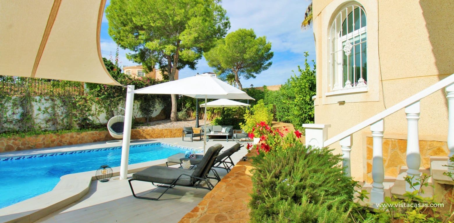 Chalet de 3 habitaciones en Villamartin en venta con piscina garaje - 599.000 € (Ref: 10130627)
