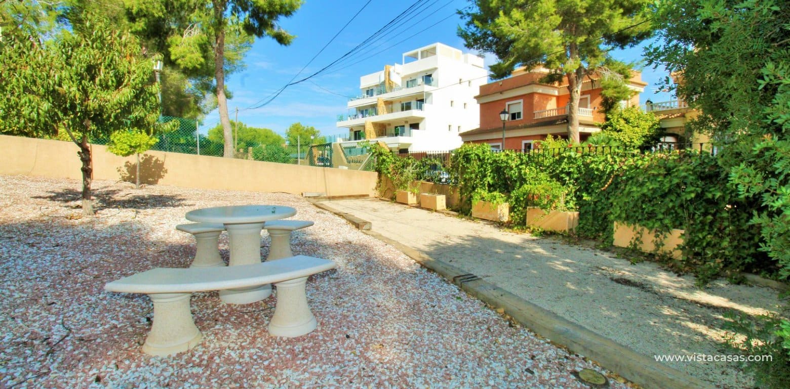 Chalet de 3 habitaciones en Villamartin en venta con piscina garaje - 599.000 € (Ref: 10130627)