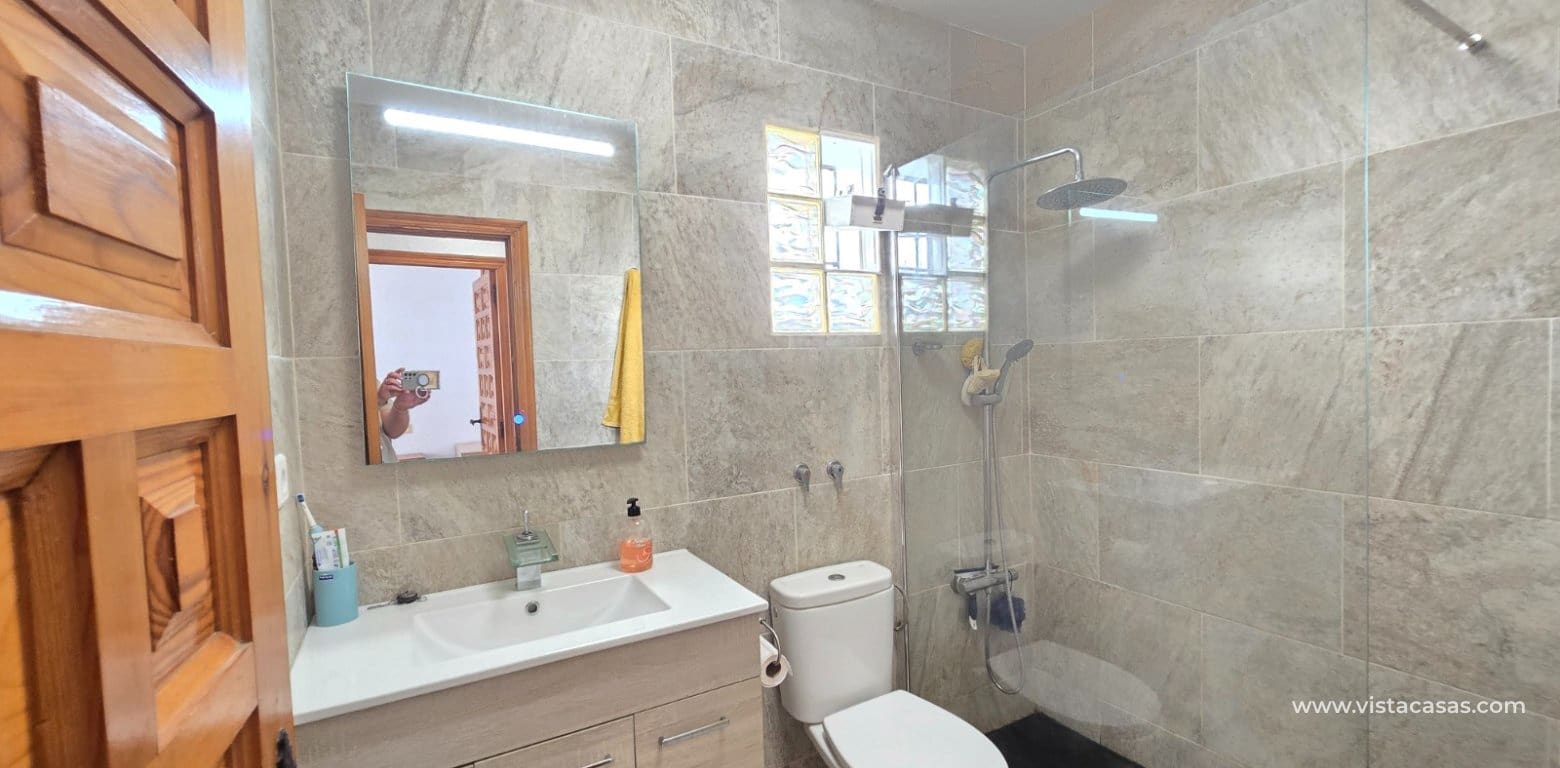 2 soveværelse Bungalow til salg i Villamartin med swimmingpool - € 210.000 (Ref: 10132168)