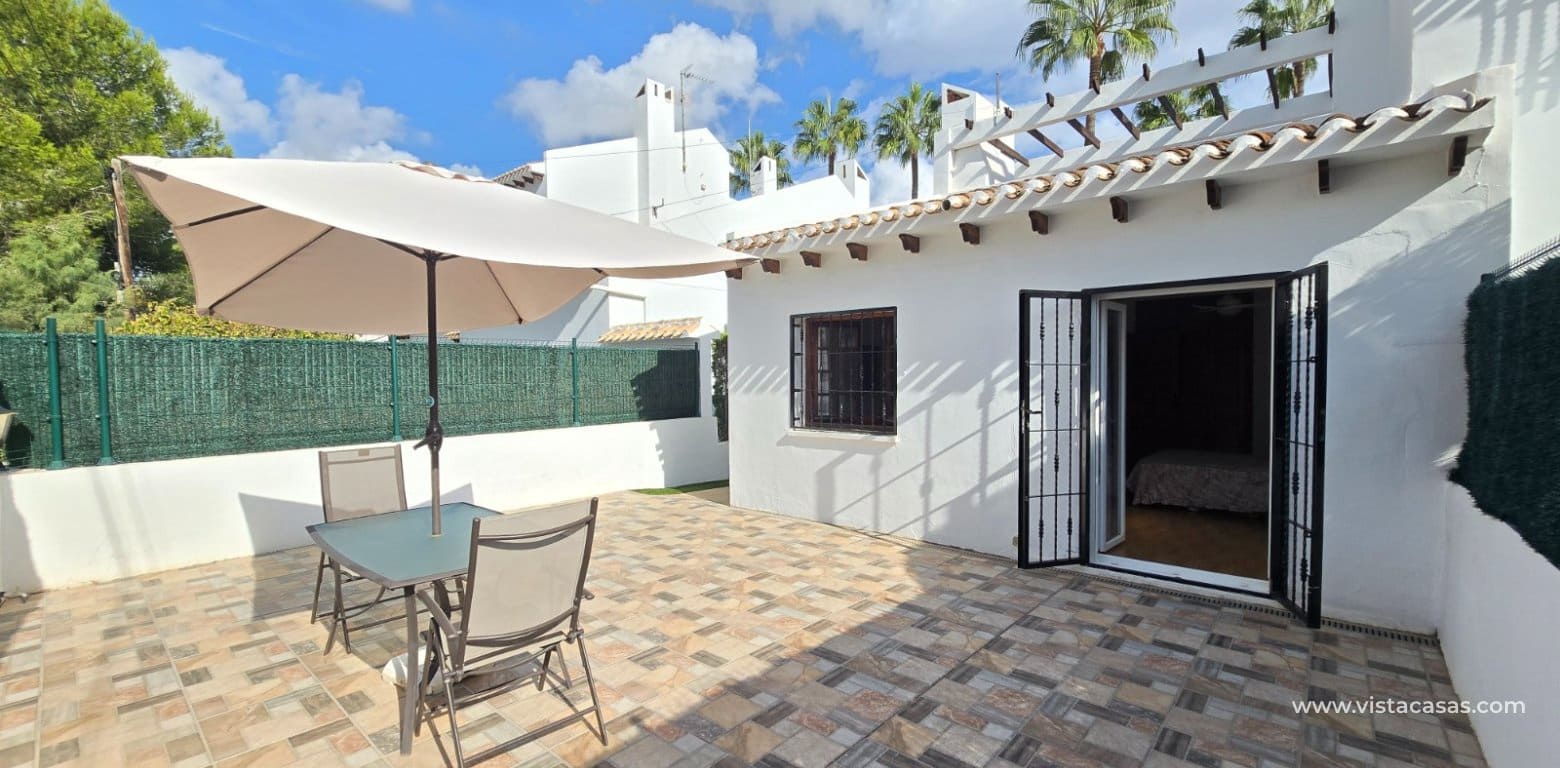 2 soveværelse Bungalow til salg i Villamartin med swimmingpool - € 210.000 (Ref: 10132168)