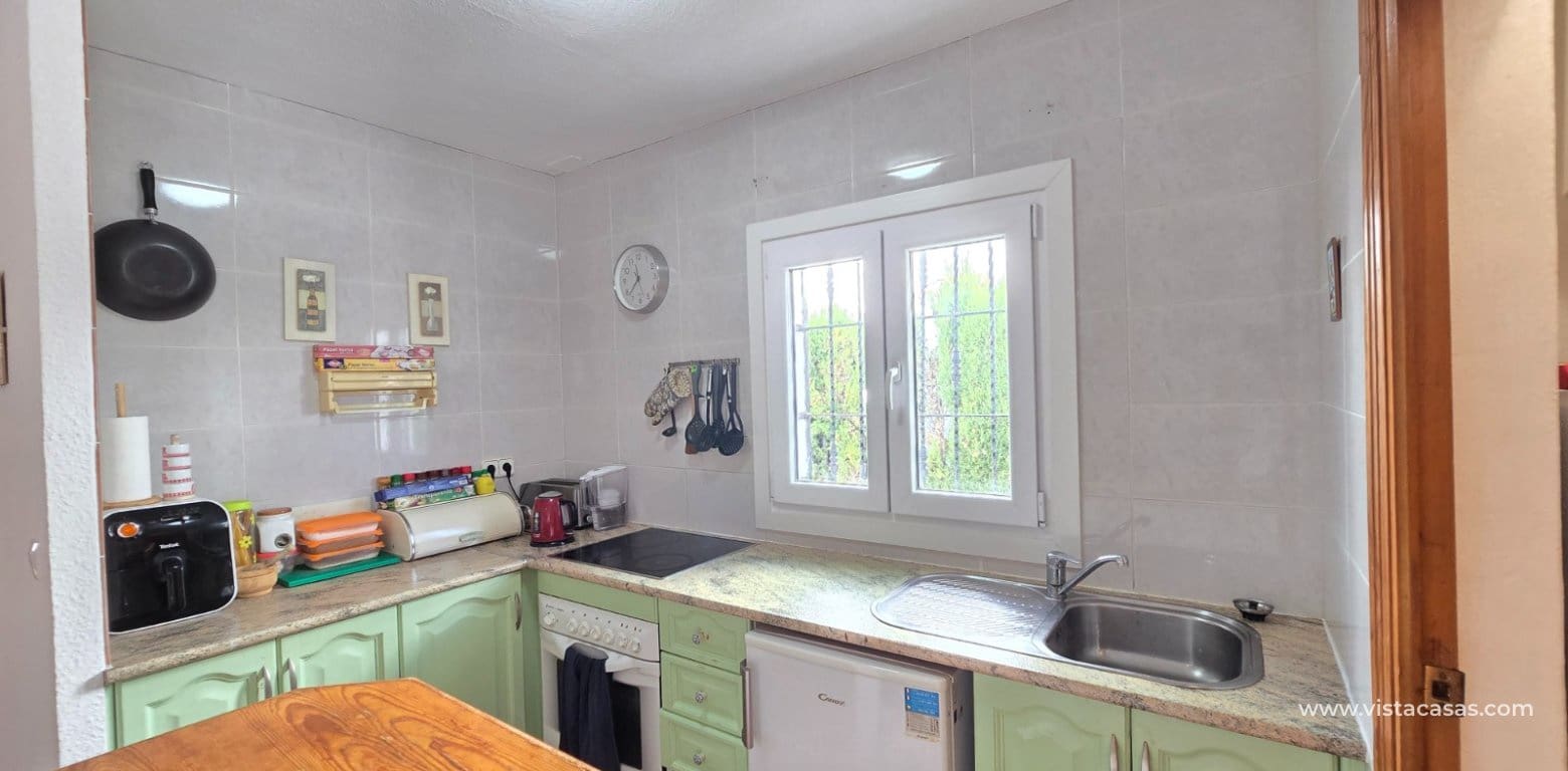 2 soveværelse Bungalow til salg i Villamartin med swimmingpool - € 210.000 (Ref: 10132168)