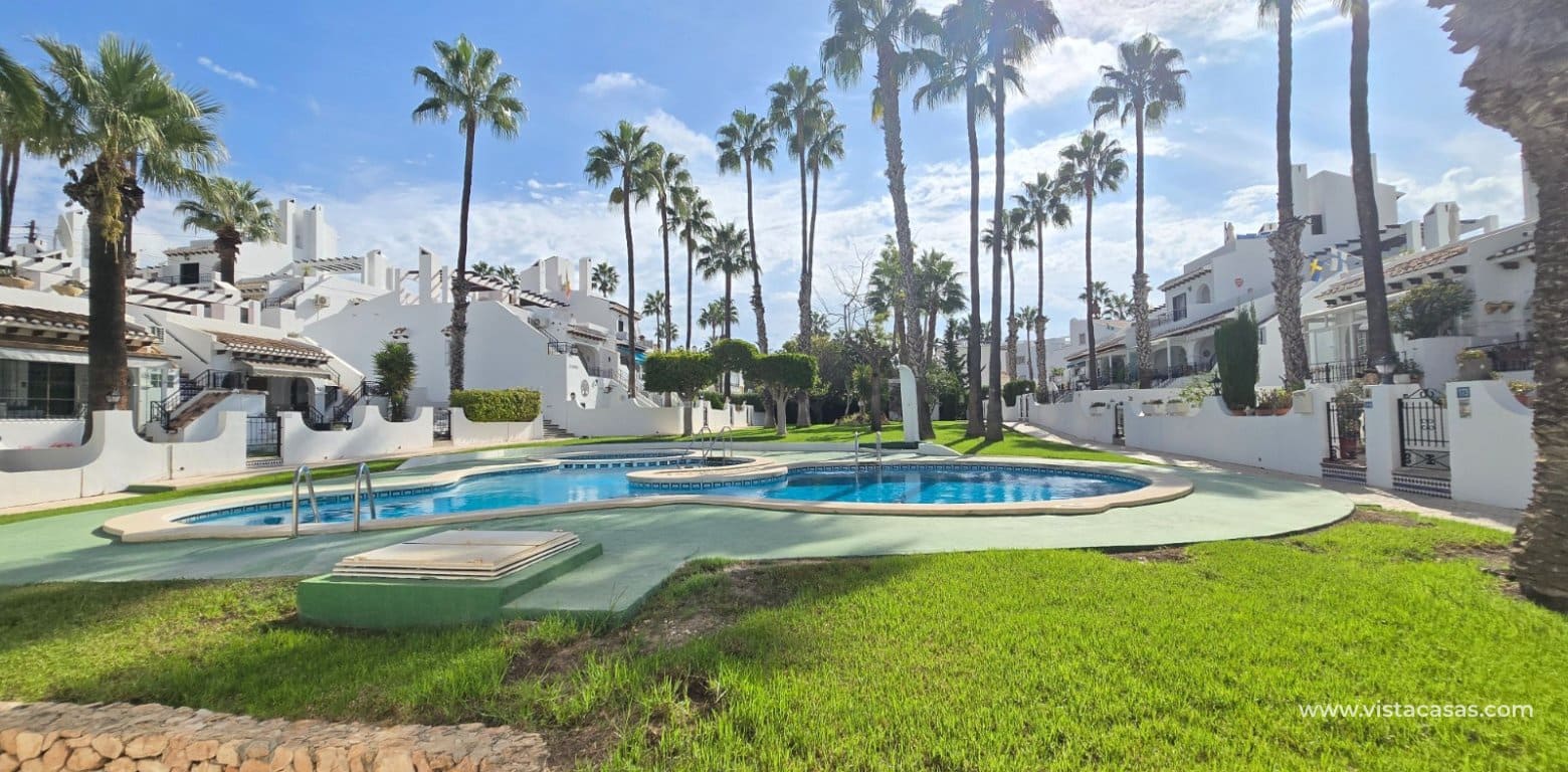 2 soveværelse Bungalow til salg i Villamartin med swimmingpool - € 210.000 (Ref: 10132168)