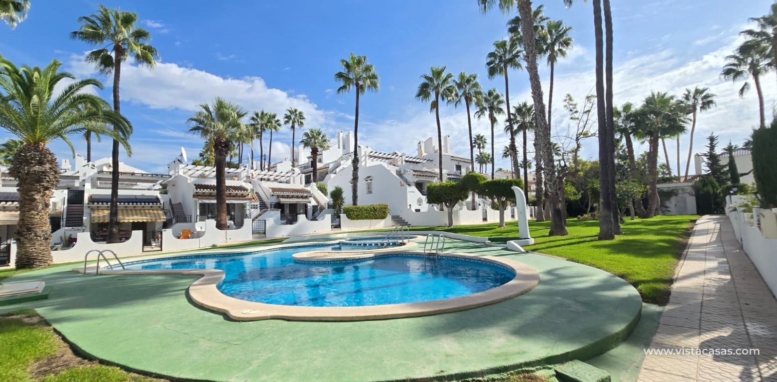 2 soveværelse Bungalow til salg i Villamartin med swimmingpool - € 210.000 (Ref: 10132168)