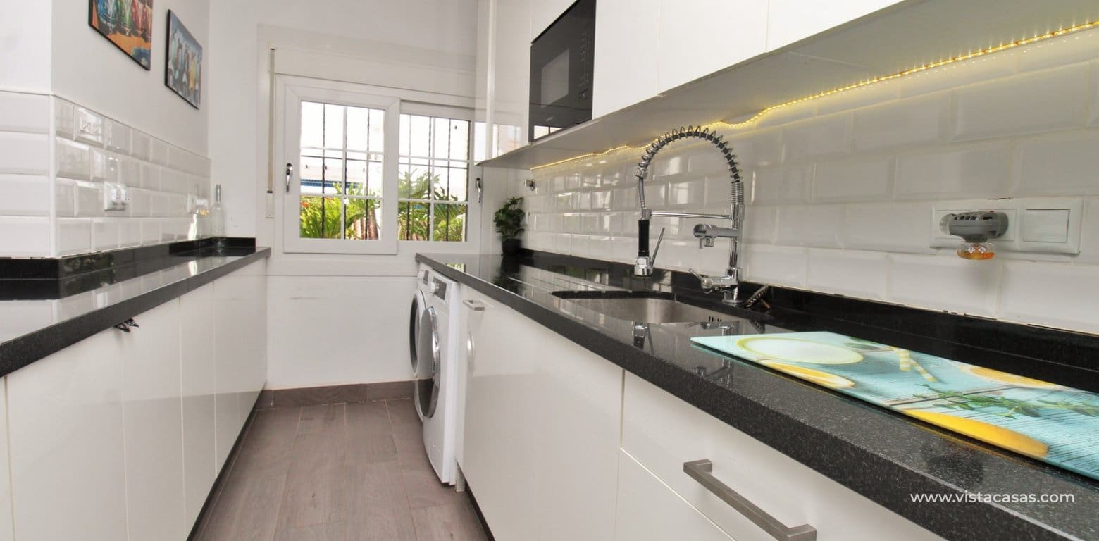 3 quarto Casa em Banda para venda em Villamartin com piscina - 289 000 € (Ref: 10132301)